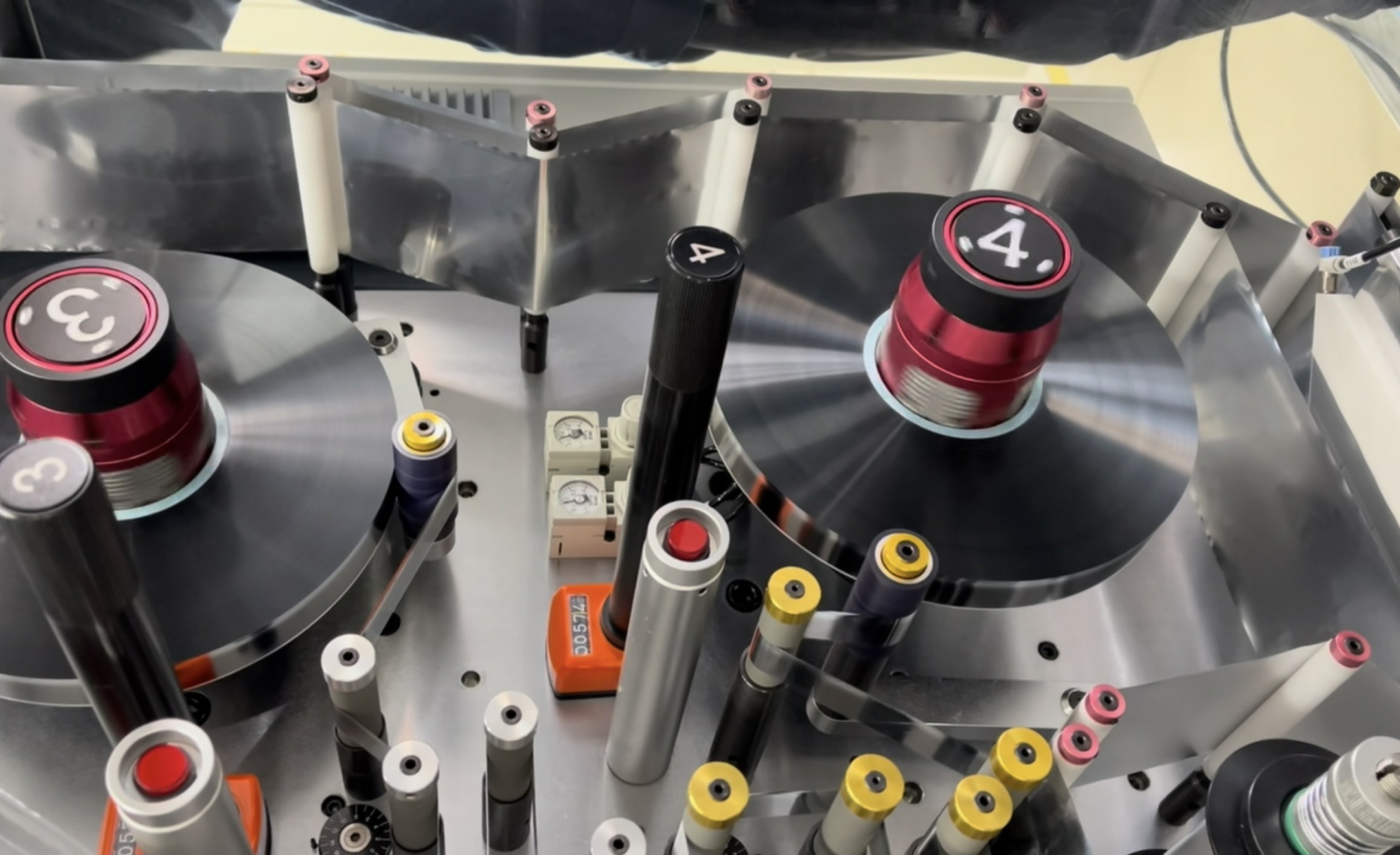 Prinsip Kerja Bahan Dielektrik Kapasitor dan Pengoptimuman Prestasi