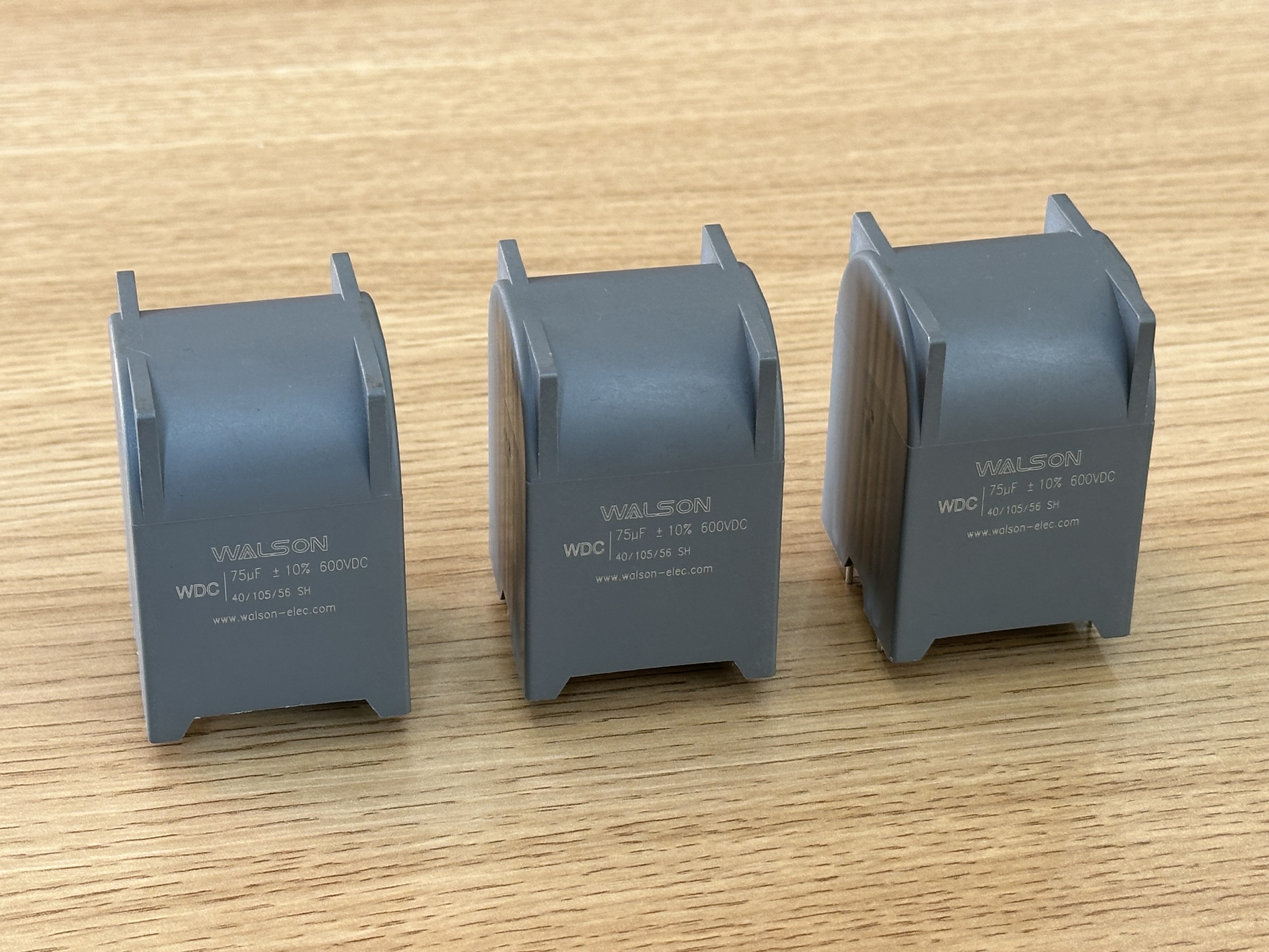 Tafsiran Parameter ESR/ESL Kapasitor Filem dan Kesan Pentingnya terhadap Operasi Peralatan